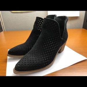 Steve Madden Danese Perforated Ankle Boots 7